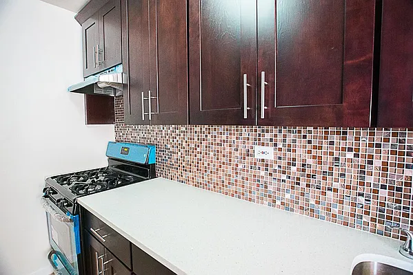 Rented by Living Room NY Corp | media 11