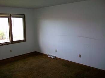 5th image of 7937 Lee Ave N