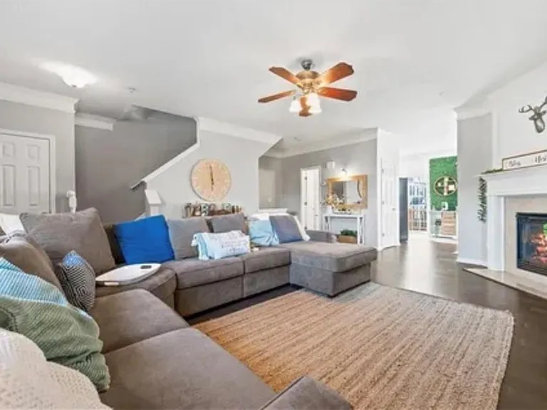 615 Market Place Ln — Photo 8