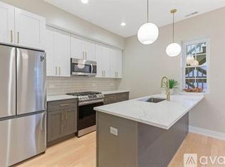 2901 N Milwaukee Ave #1C, Chicago, IL 60618