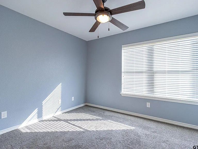 19842 N Meadow West Ln — Photo 8