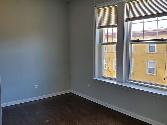 5th image of 4624 S Lake Park Ave APT 3E