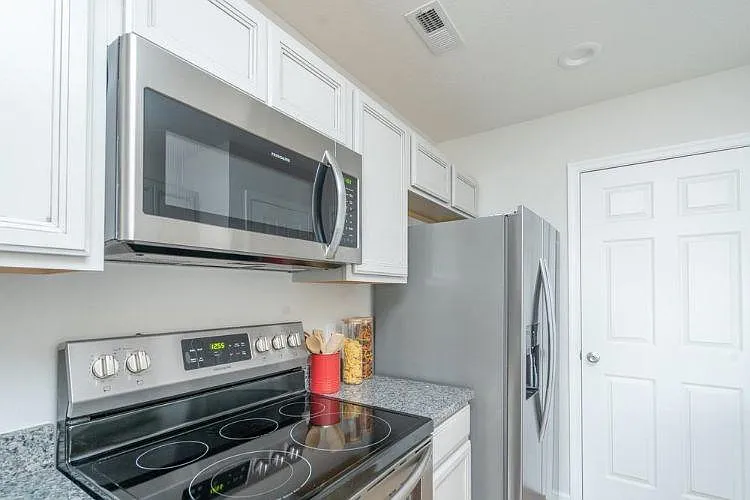 1st floor: kitchen.