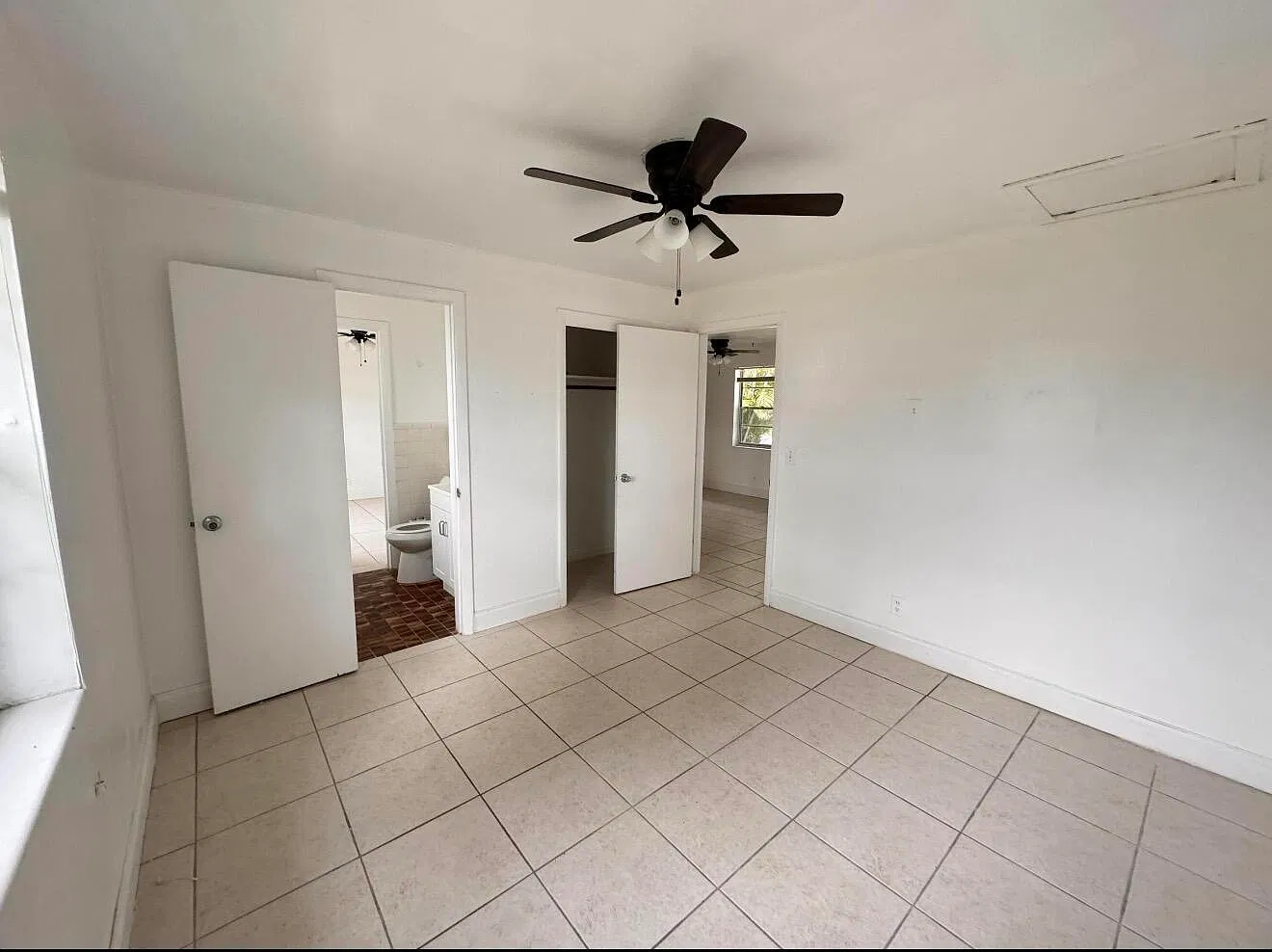2 bed, 1.0 bath, 696 sqft, $2,200 — Photo 3