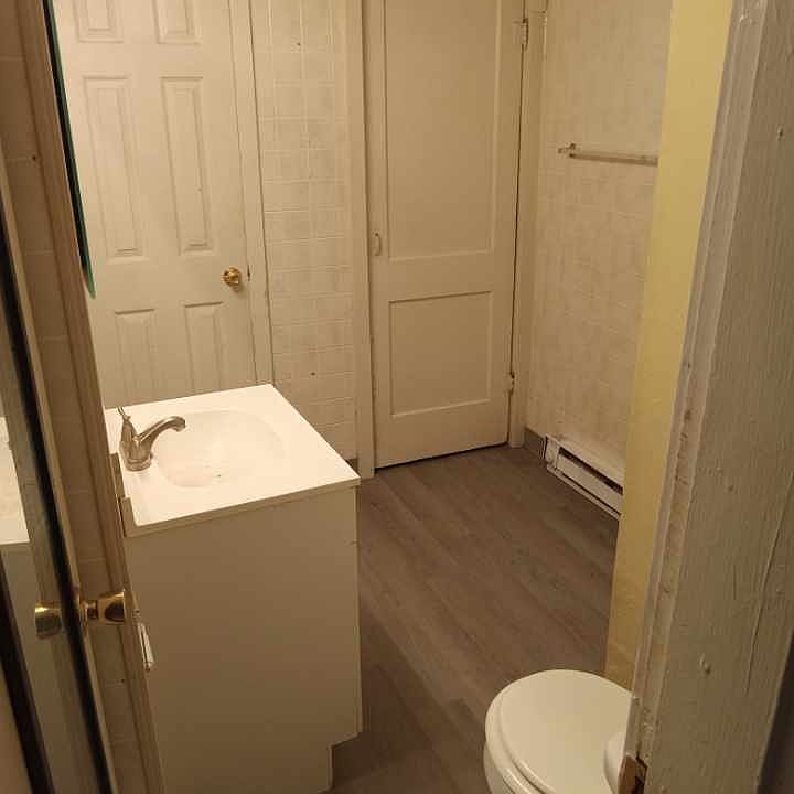 bathroom with walk in shower