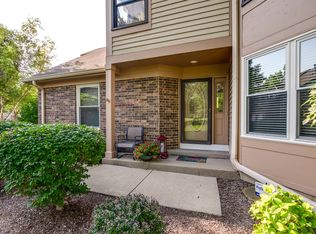 187 Willow Pkwy, Buffalo Grove, IL 60089