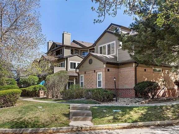 4th image of 6001 S Yosemite Street #E205