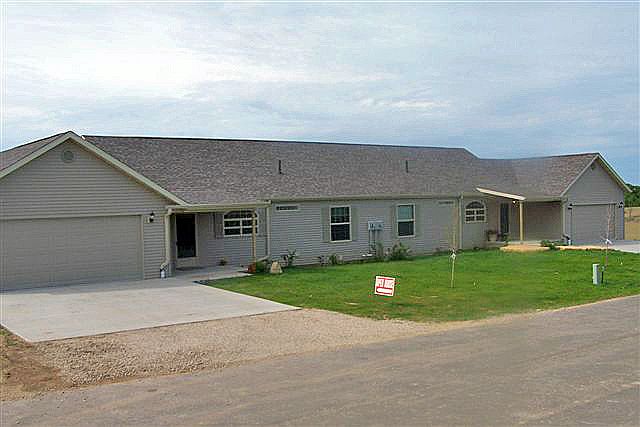 2nd image of 310 Highpointe Loop