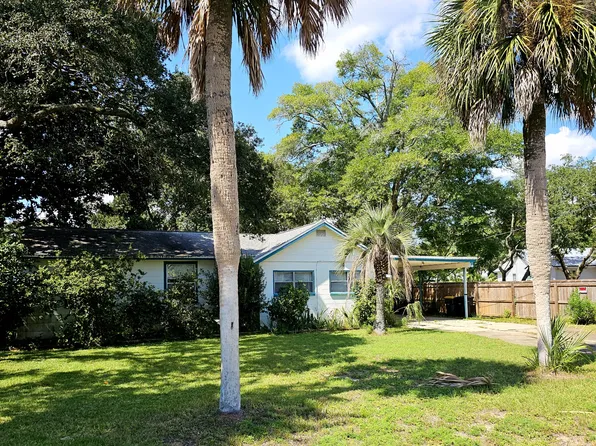 220 Greenbrier Dr, Fort Walton Beach, FL 32547