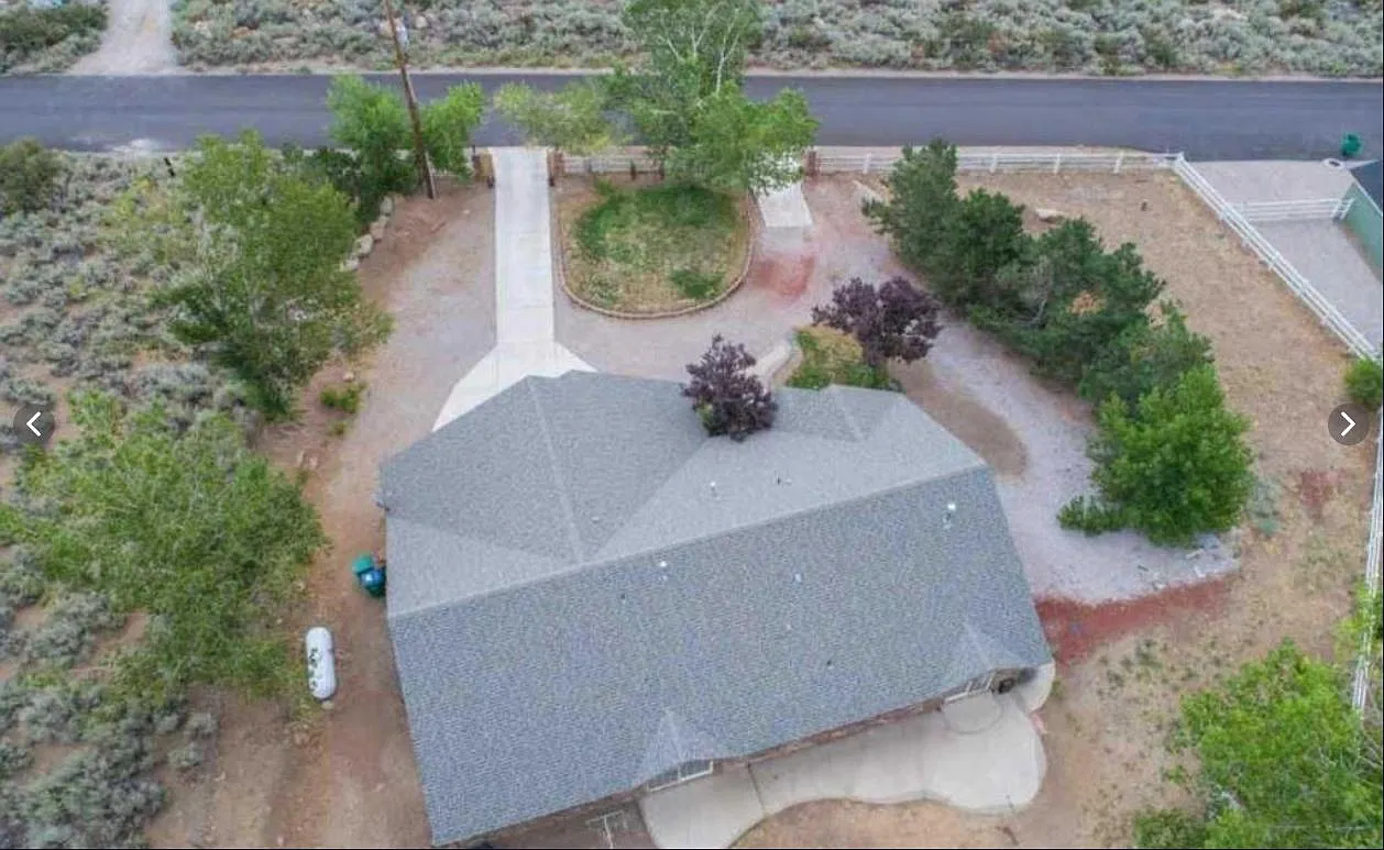 15835 Caswell Ln — Photo 2