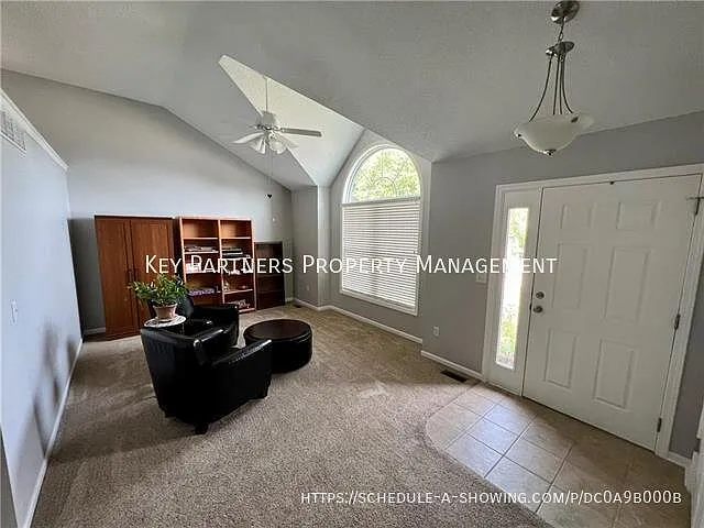 10615 NW 86th Ter — Photo 4
