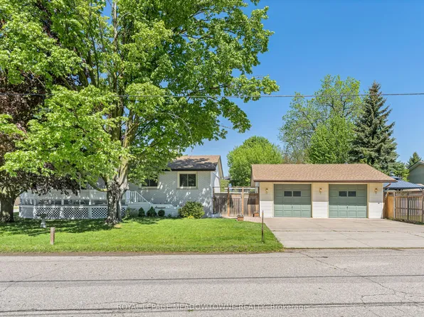 17 College St, Halton Hills, ON L7G 2N6
