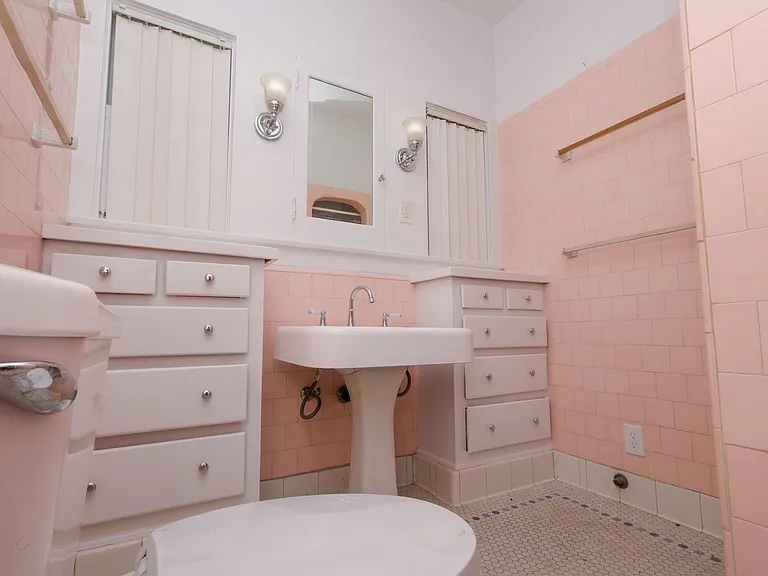 1022 N Euclid Ave — Photo 5