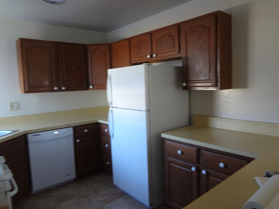 1st image of 55 Bradford Dr