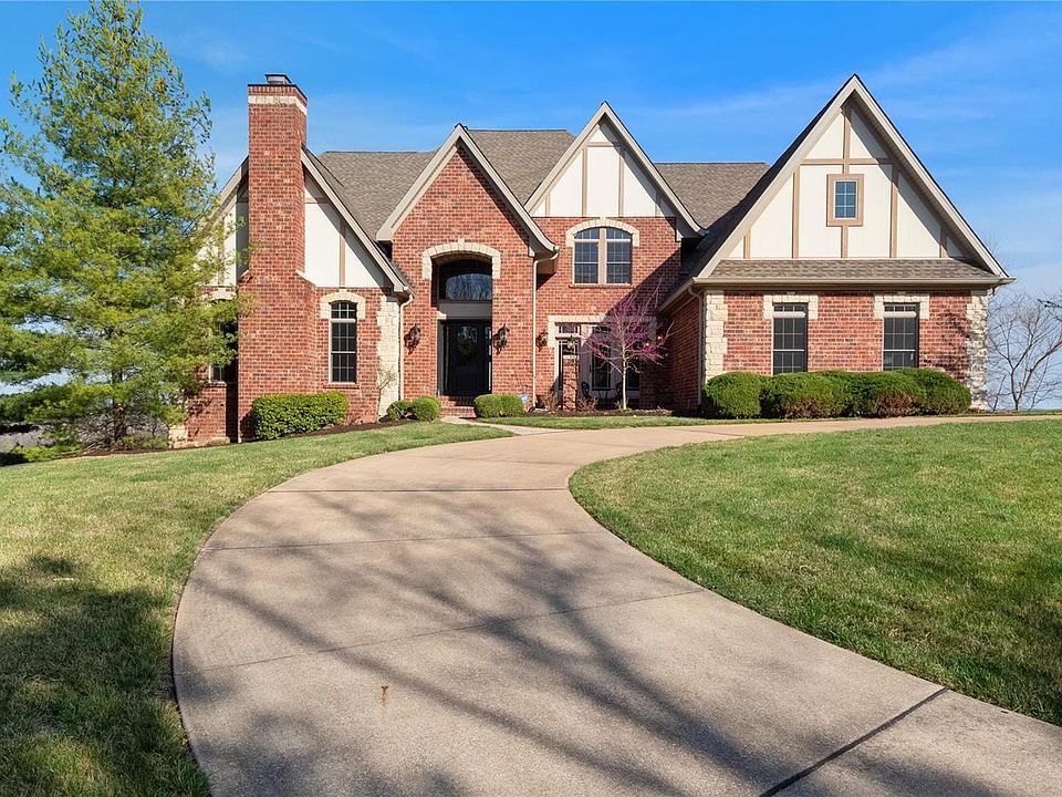 2nd image of 24 Persimmon Ln