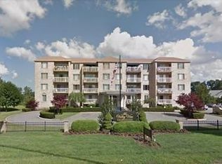 915 Hathaway Rd APT 303, New Bedford, MA 02740