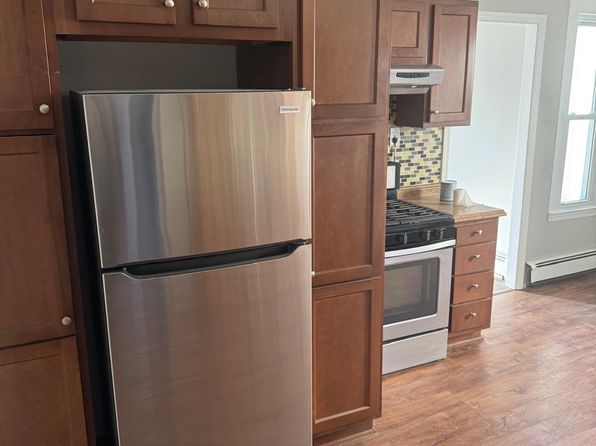 422 Lafayette St #1R