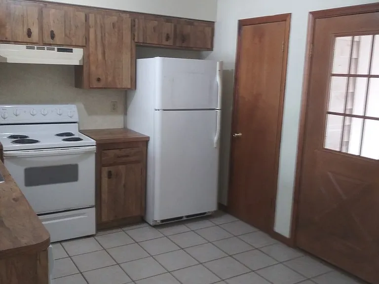 822 Village Dr — Photo 3
