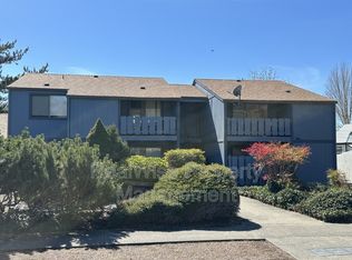 401 NW B St UNIT C, Grants Pass, OR