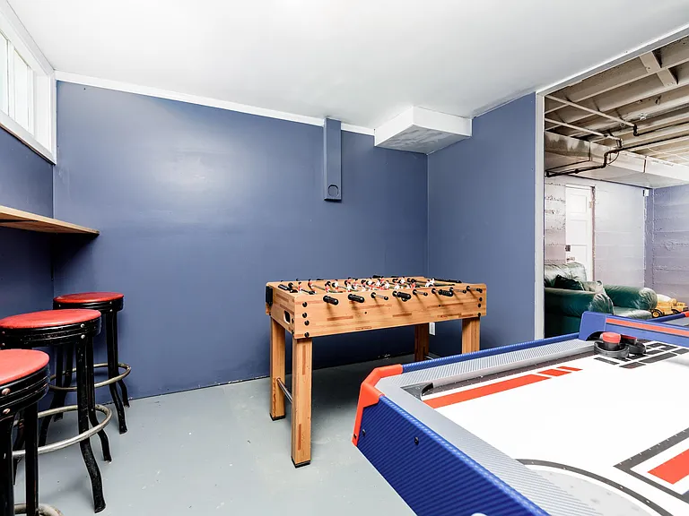 1509 W Clark St — Photo 37