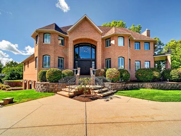 286 Niagara Point Dr, Erie, PA 16507