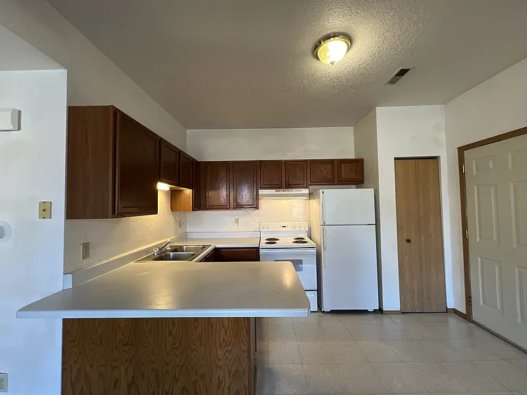 264 E 14th St #1/2 — Photo 3
