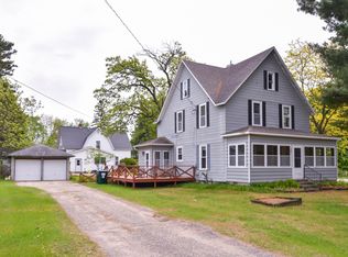 735 Oakwood St, Wild Rose, WI 54984