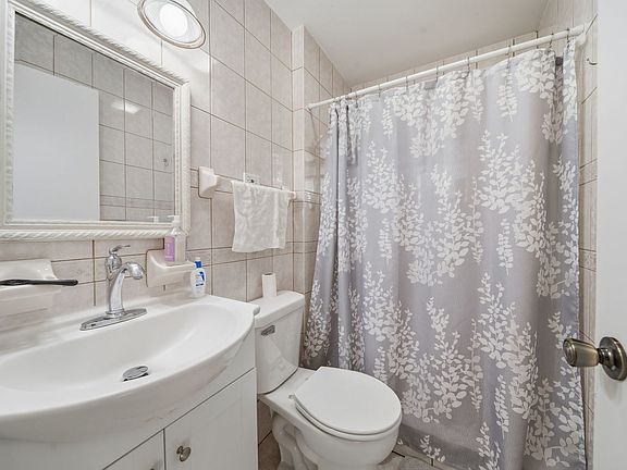 5th image of 2951 N Rutherford Ave