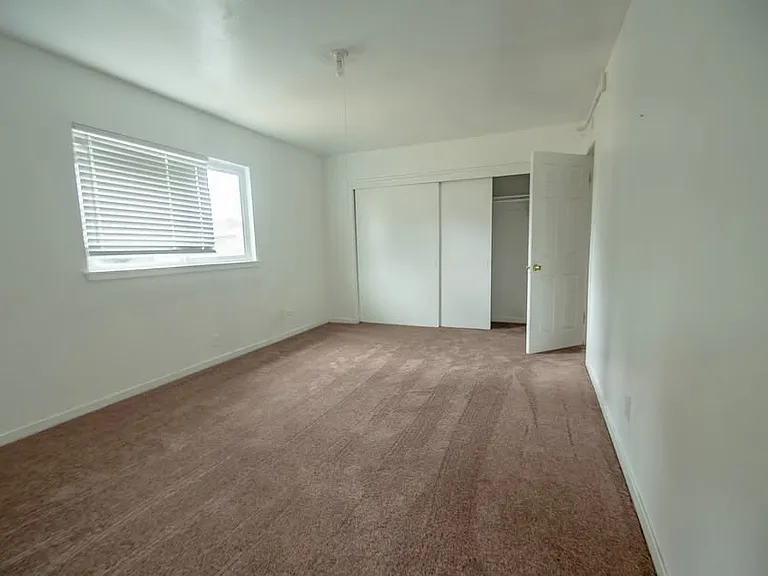 7966 Macarthur Blvd #B — Photo 11