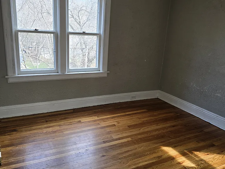 1513 Jefferson Ave — Photo 3
