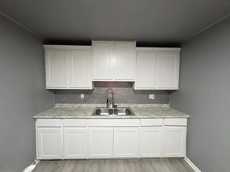 3514 N Hartford Ave — Photo 3