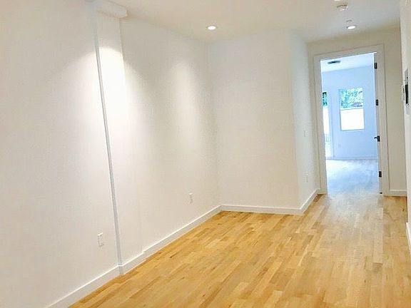 4th image of 108 Jefferson Ave
