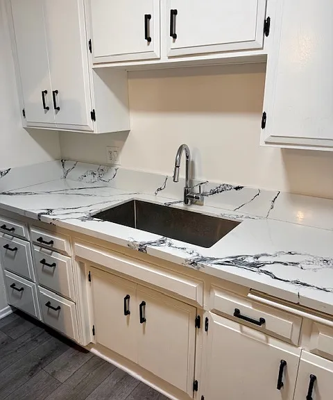 6706 York Blvd — Photo 3