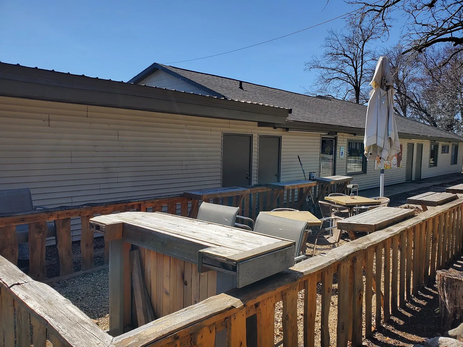 5 bed, 8.0 bath, 8498 sqft, $3,450 — Photo 4