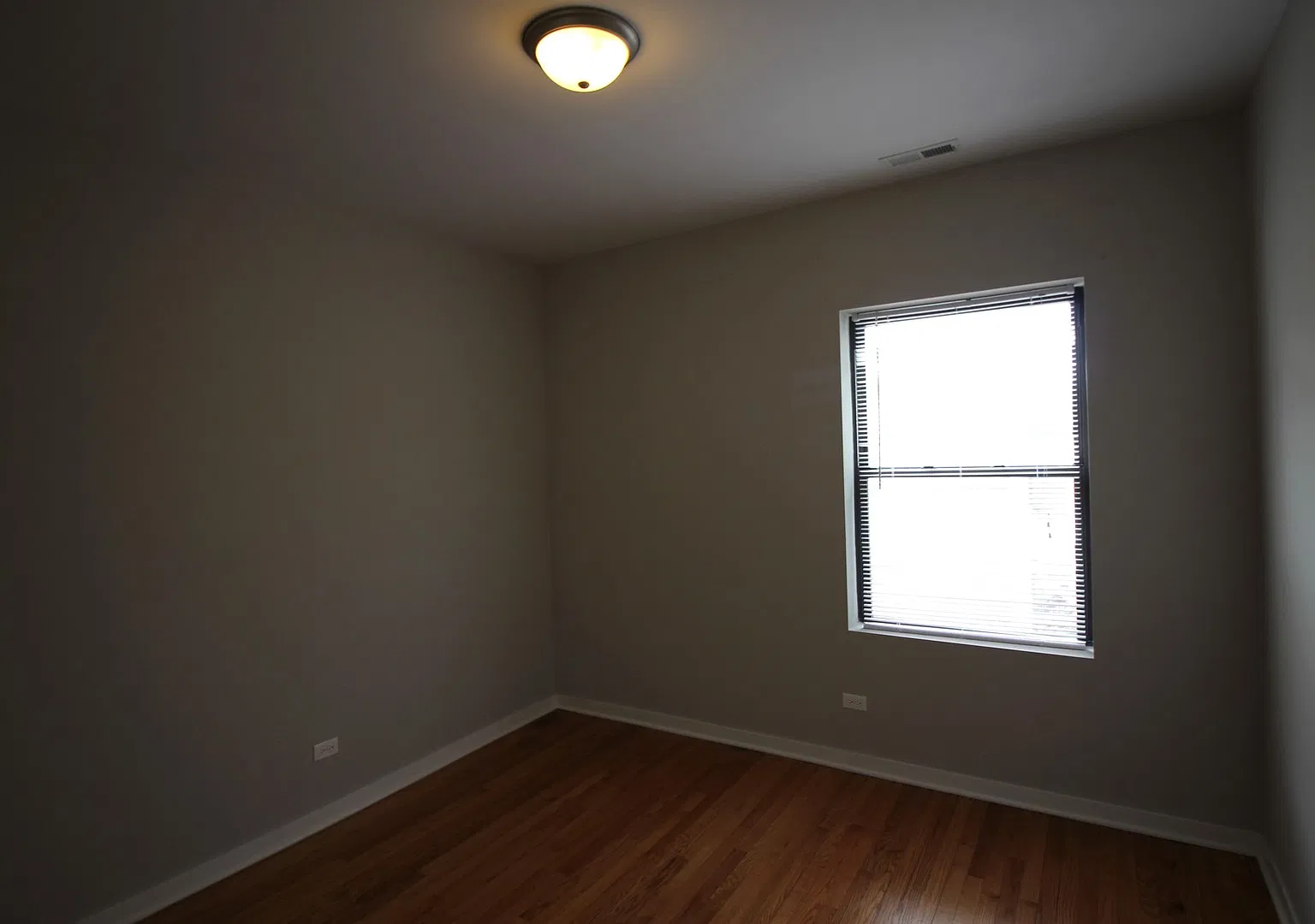 2 bed, 850 sqft, $1,900 — Photo 4