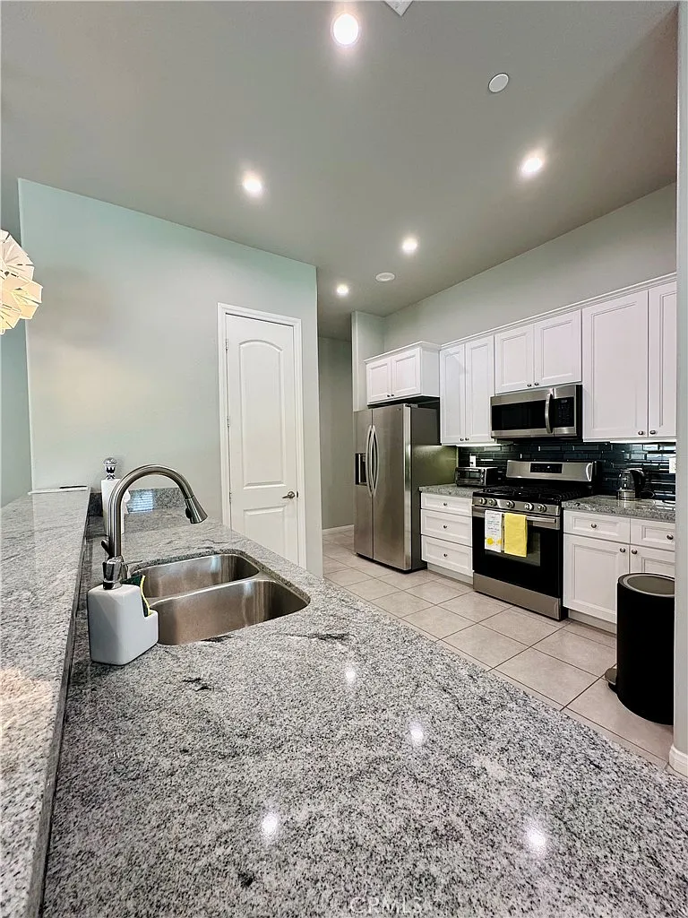 4 bed, 1743 sqft, $6,500 — Photo 4