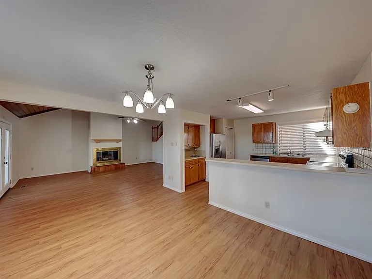 2745 Bandera Hwy — Photo 7