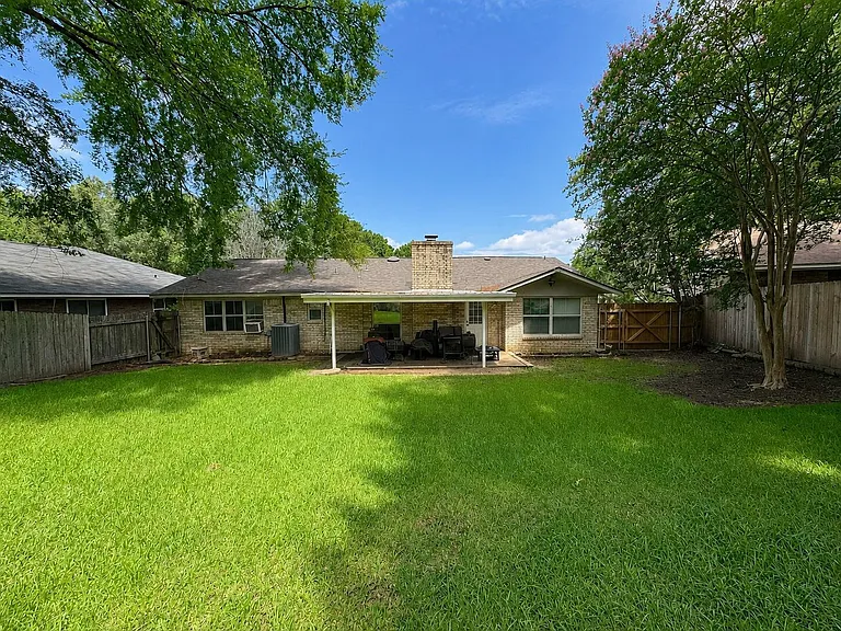 8514 Timberwood Ln — Photo 9
