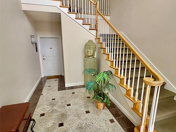 3rd image of 909 Marine Drive #123