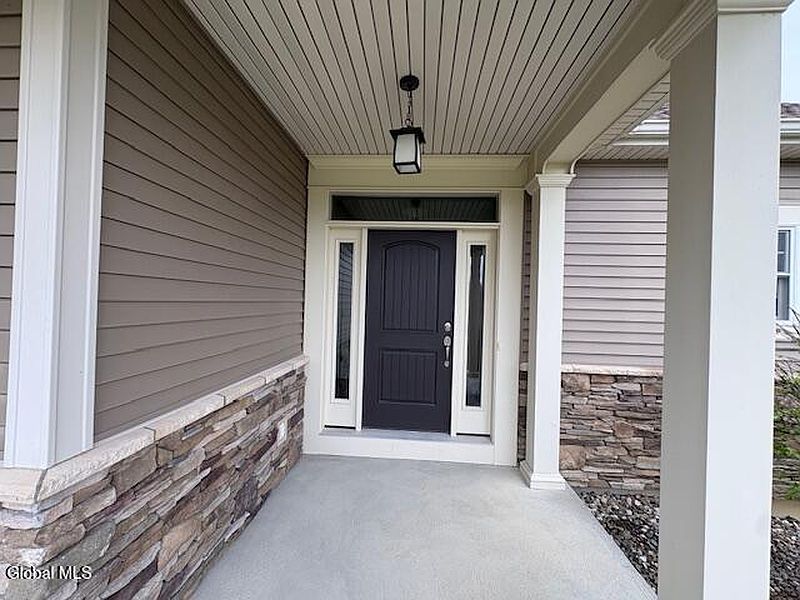 5th image of 29 Denhelder Drive