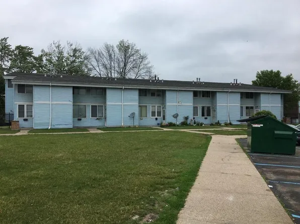 8877 N Swan Rd, Milwaukee, WI 53224