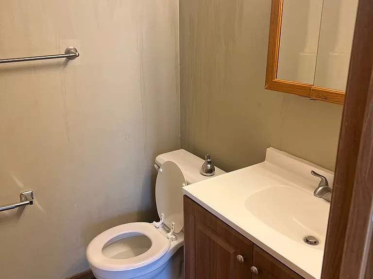 630-632 W Country Squire Ct — Photo 9