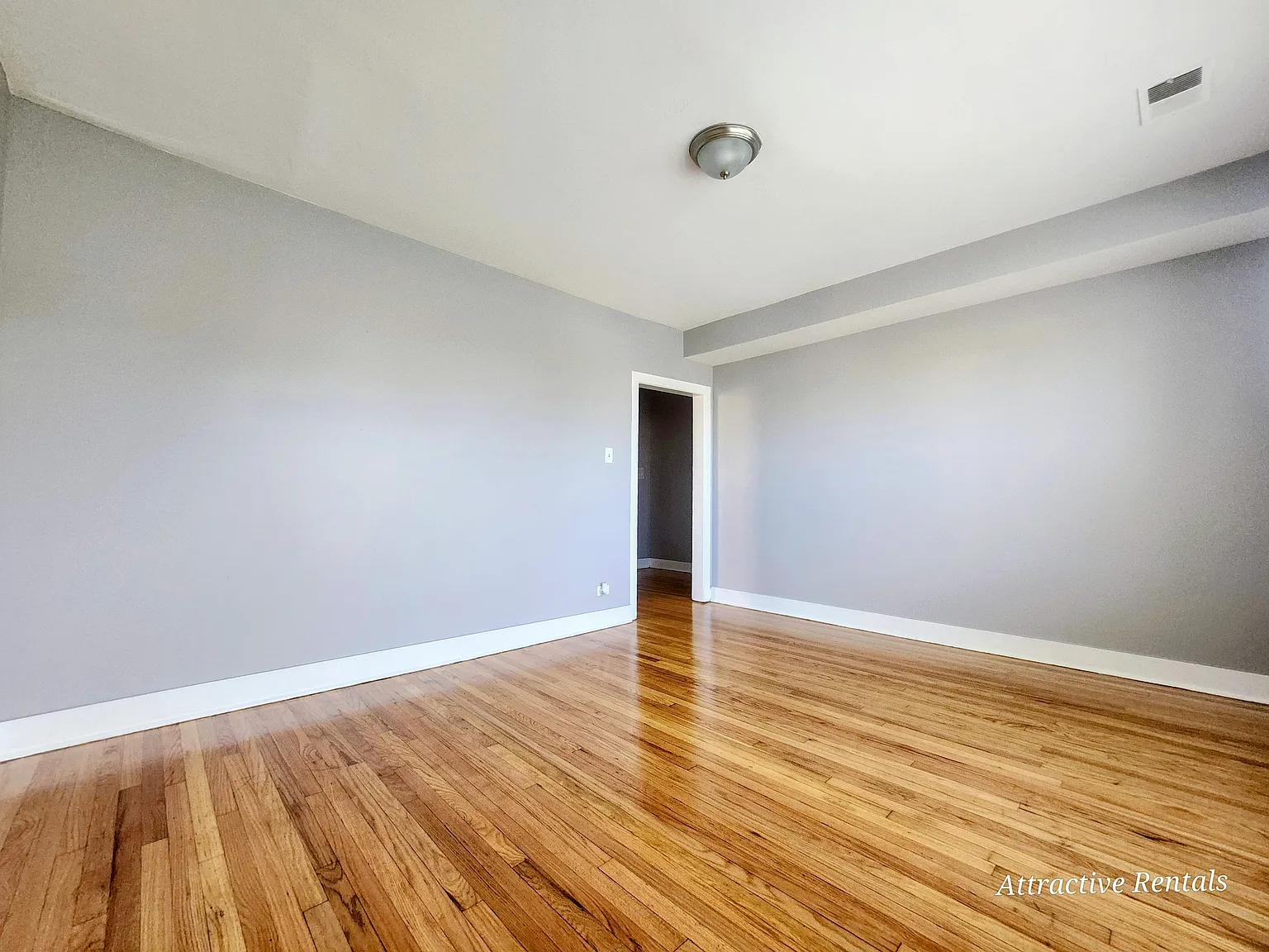 2 bed, 950 sqft, $1,100 — Photo 2