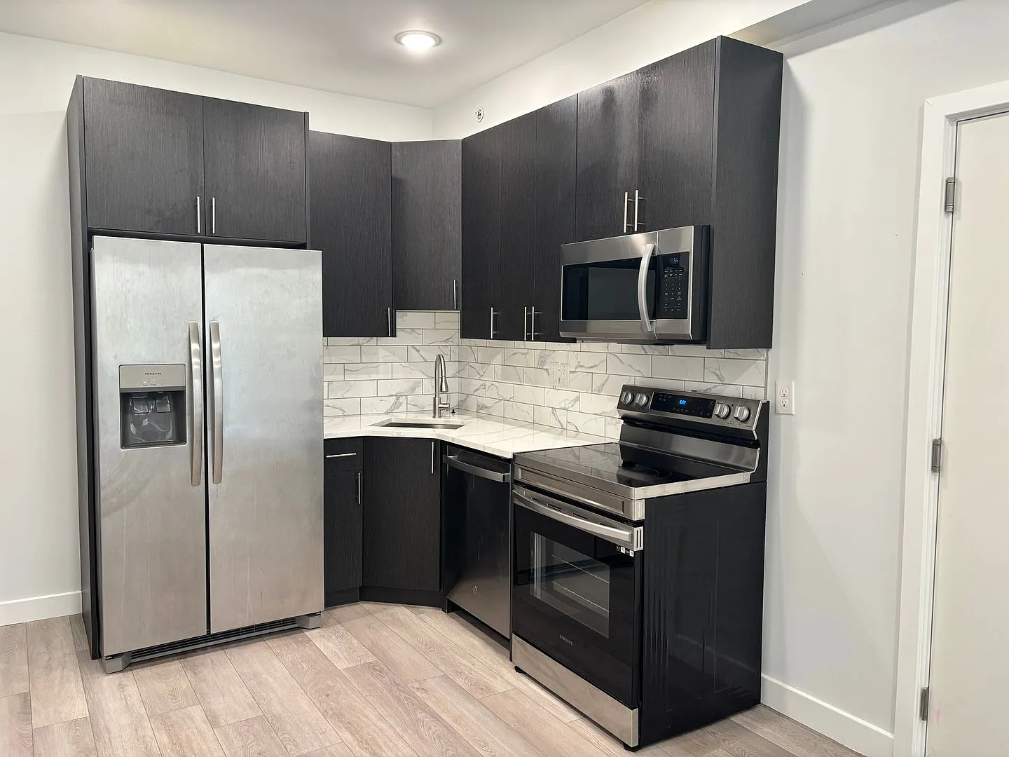 2226 N Franklin St — Photo 2