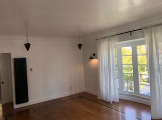 Beautiful French Normandy Style 2br Apartment, Los Angeles, CA 90006