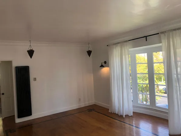 Beautiful French Normandy Style 2br Apartment, 1029 S Westmoreland Ave, Los Angeles, CA 90006