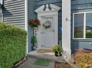 8612 Onyx Dr SW UNIT F, Tacoma, WA
