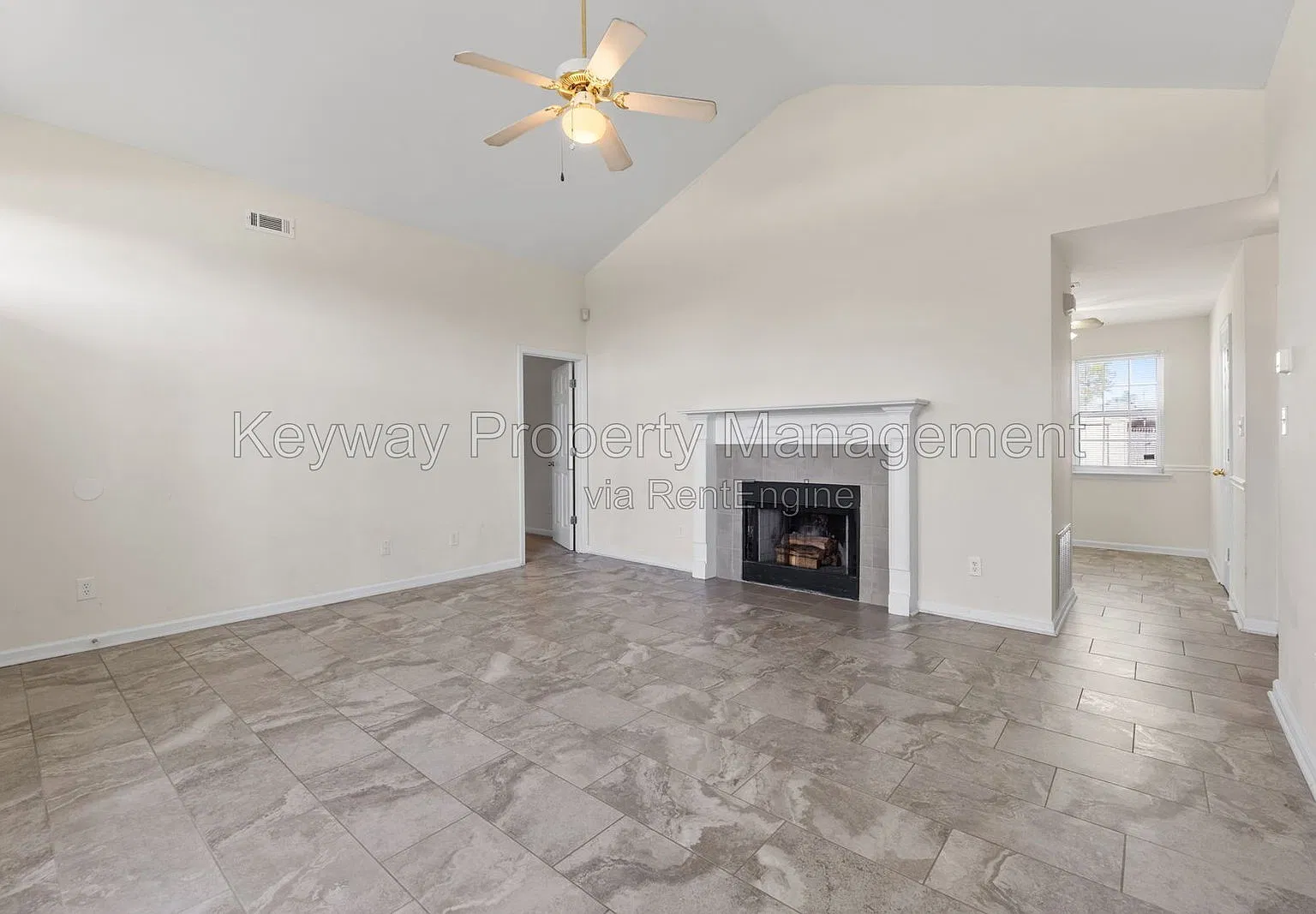 3 bed, 2.0 bath, 1716 sqft, $1,535 — Photo 4