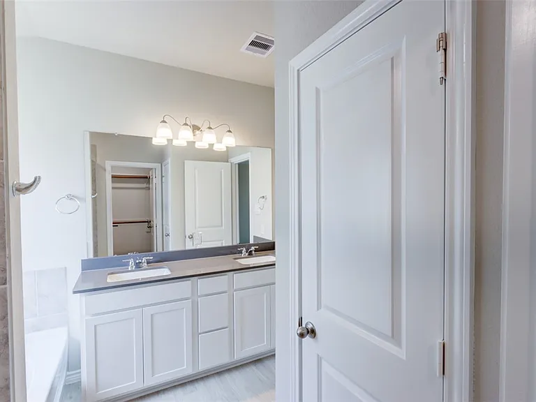 6210 Trado Dr — Photo 20