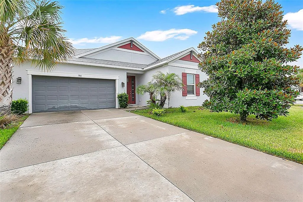 4 bed, 3.0 bath, 2400 sqft, $2,895 — Photo 1
